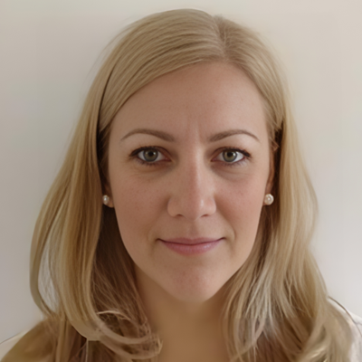 Dr. Julia Szoke